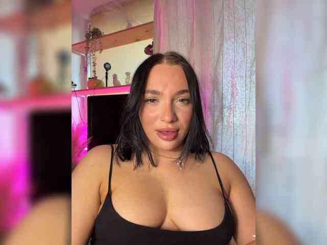 AlexaHotty1 webcam