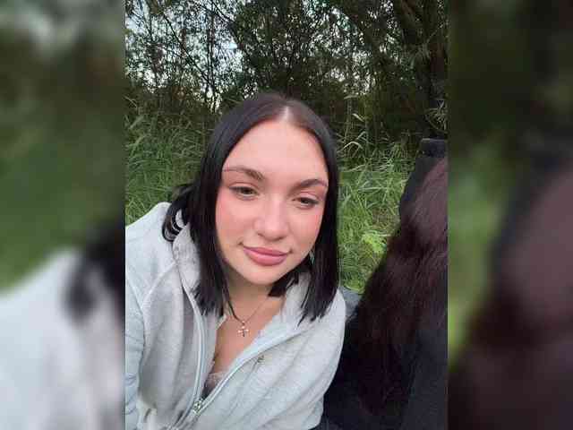 AlexaHotty1 webcam