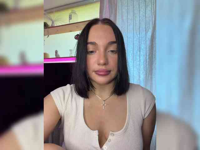 AlexaHotty1 webcam