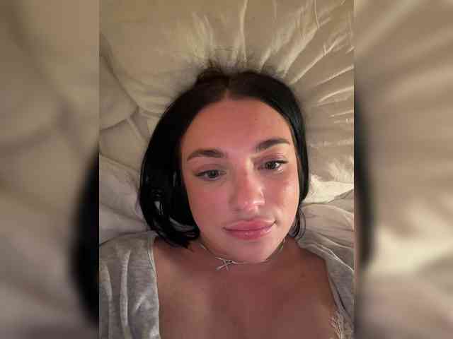 AlexaHotty1 webcam