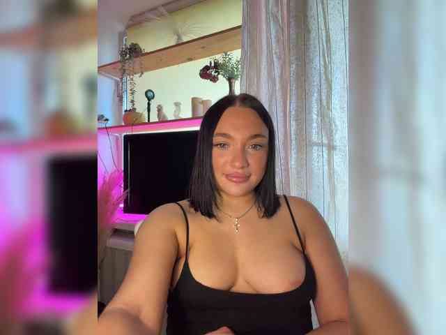 AlexaHotty1 webcam