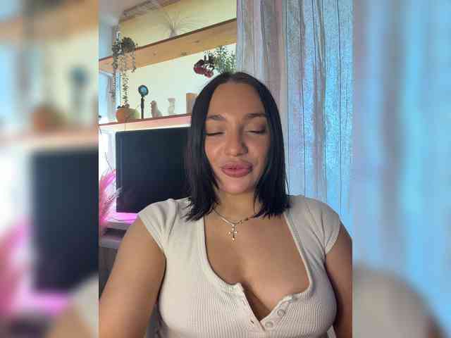 AlexaHotty1 webcam
