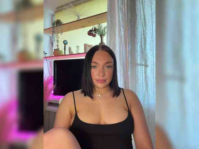 AlexaHotty1 webcam