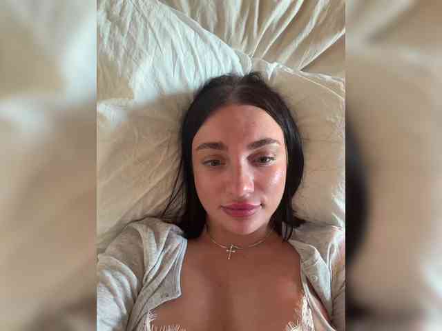 AlexaHotty1 Live Webcam on BongaCams