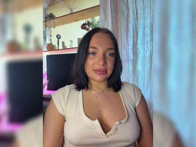 AlexaHotty1 webcam