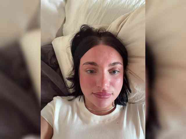 AlexaHotty1 webcam