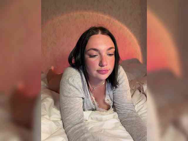 AlexaHotty1 webcam
