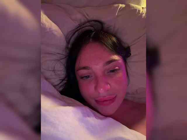 AlexaHotty1 webcam