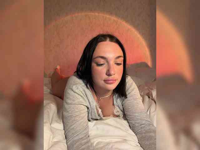 AlexaHotty1 webcam