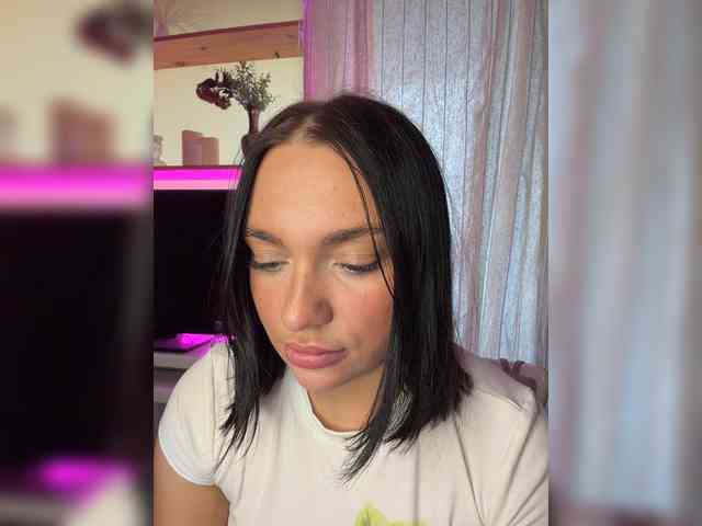 AlexaHotty1 webcam