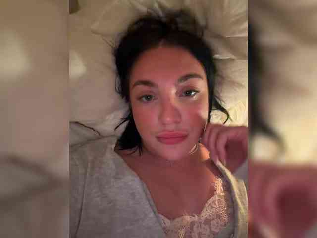 AlexaHotty1 webcam