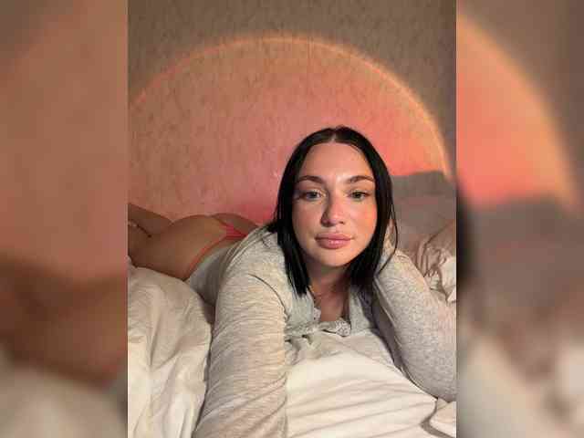 AlexaHotty1 webcam