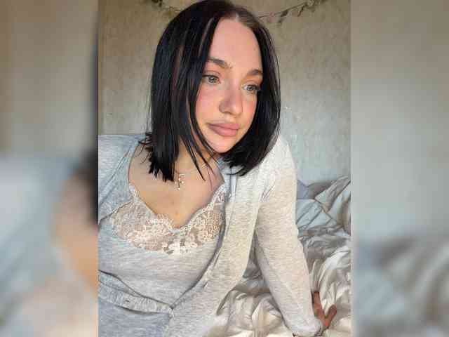 AlexaHotty1 webcam