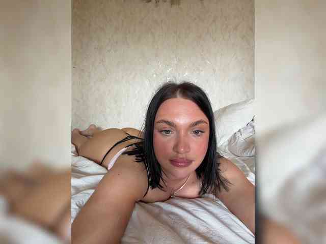AlexaHotty1 webcam
