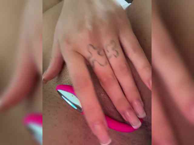 AlexaHotty1 webcam