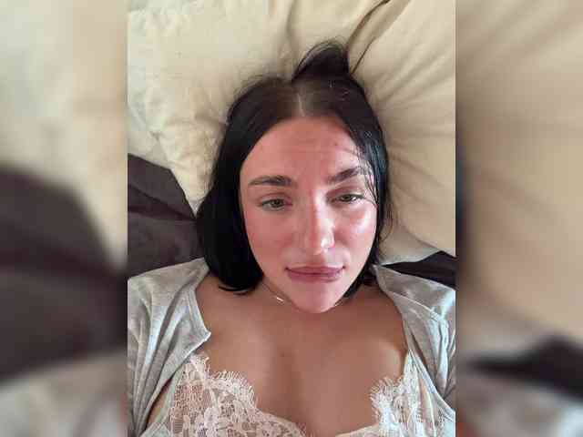 AlexaHotty1 webcam