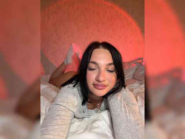 AlexaHotty1 webcam