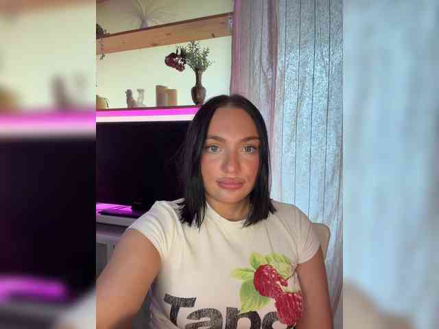 AlexaHotty1 webcam