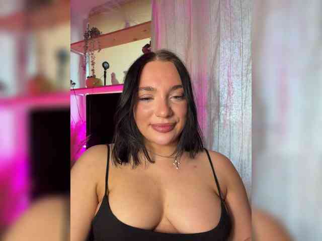 AlexaHotty1 webcam