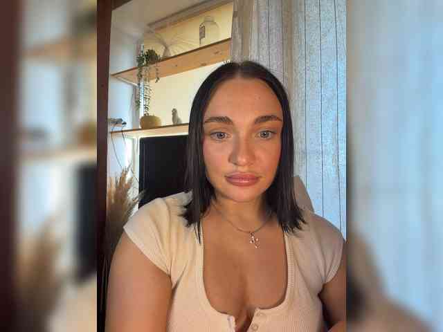 AlexaHotty1 webcam