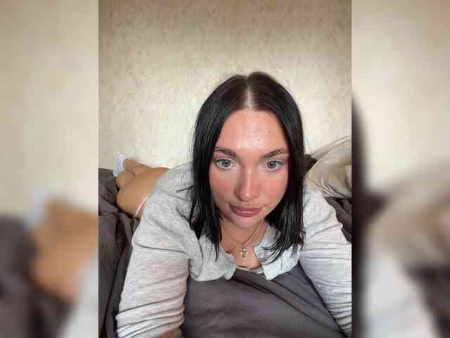 AlexaHotty1 webcam