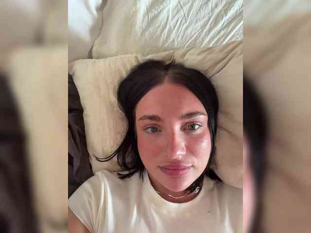AlexaHotty1 webcam