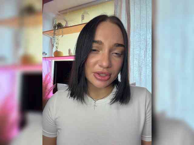 AlexaHotty1 webcam