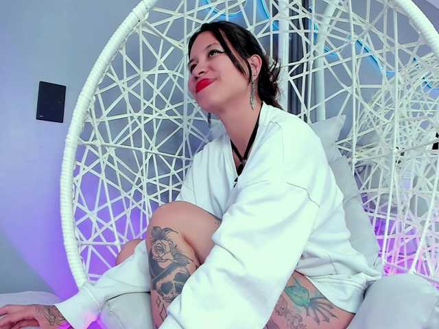 RoxanArt live cam on BongaCams