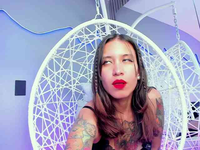 RoxanArt Live Webcam on BongaCams