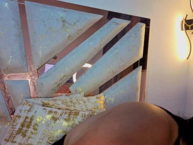 EmmaWaditsoon — live female cam