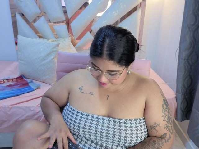 roosalysmitth live cam on BongaCams
