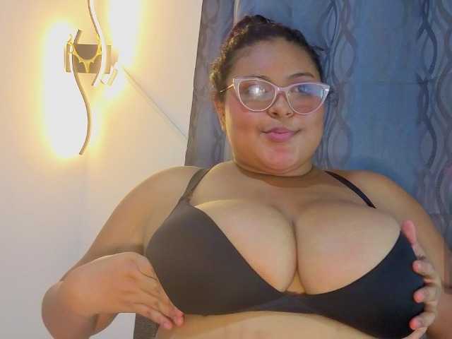 roosalysmitth live cam on BongaCams