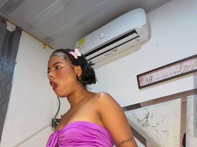 roosalysmitth live cam on BongaCams
