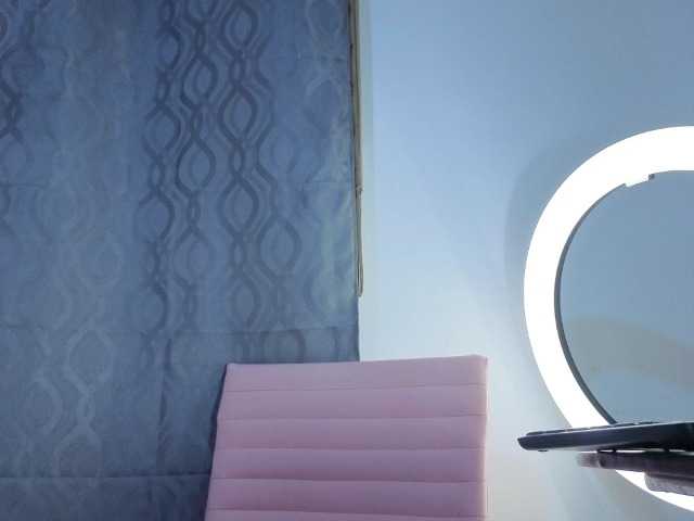 EmmaWaditsoon live cam preview