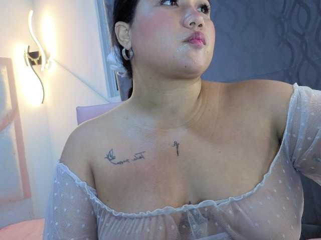 roosalysmitth live cam on BongaCams