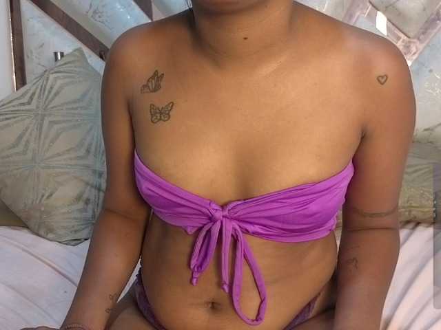 roosalysmitth live cam on BongaCams