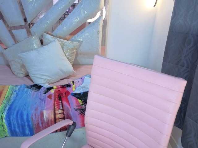 roosalysmitth live cam on BongaCams