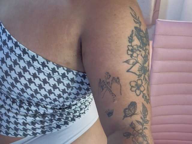 roosalysmitth live cam on BongaCams