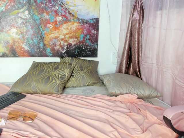 roosalysmitth live cam on BongaCams