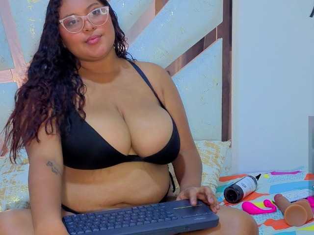 roosalysmitth live cam on BongaCams