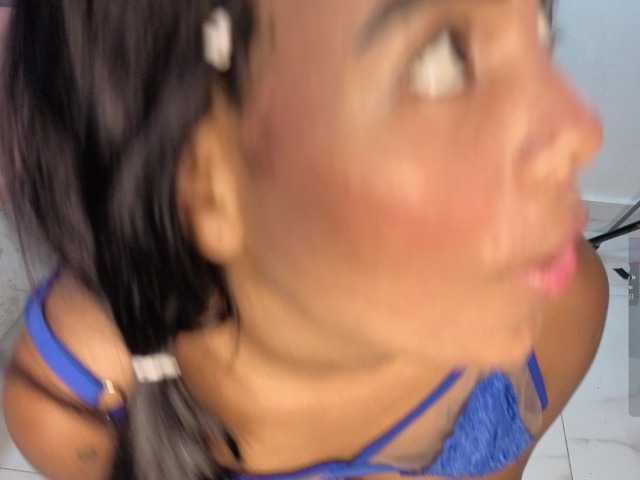 roosalysmitth live cam on BongaCams