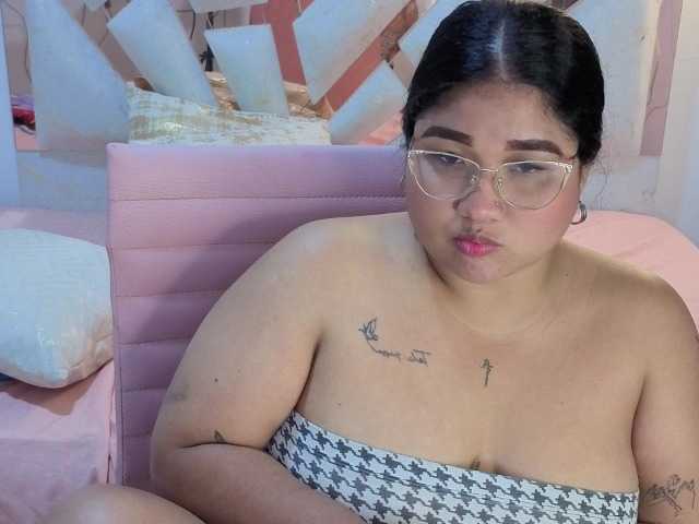roosalysmitth live cam on BongaCams