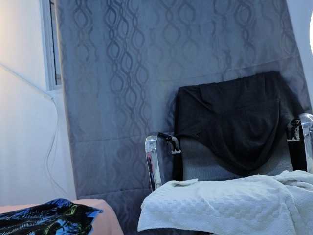 roosalysmitth live cam on BongaCams