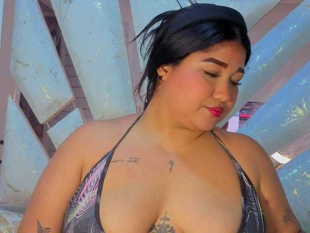 roosalysmitth live cam on BongaCams