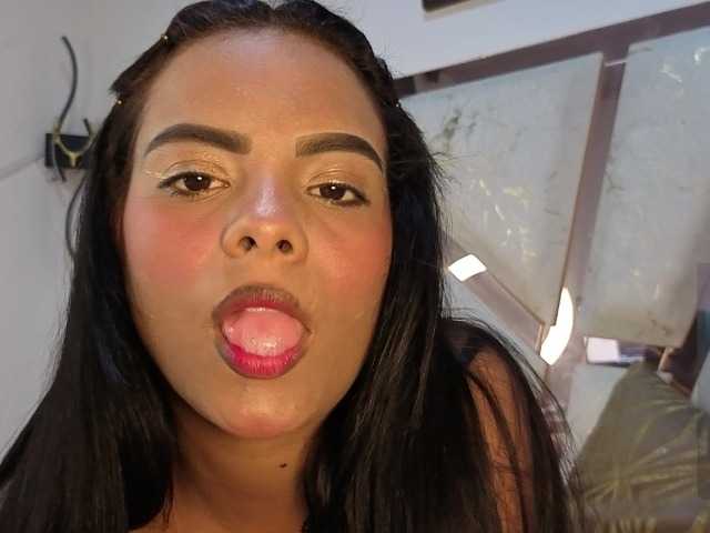 roosalysmitth live cam on BongaCams