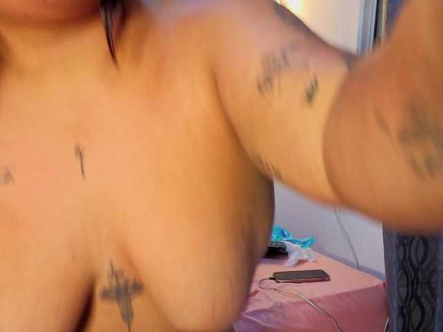 roosalysmitth live cam on BongaCams