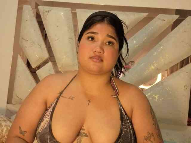 EmmaWaditsoon webcam