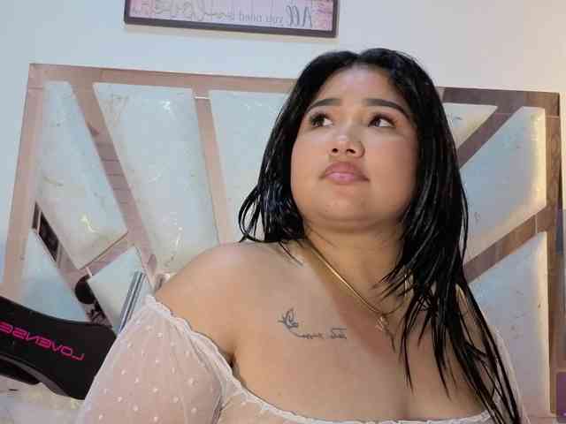 EmmaWaditsoon webcam