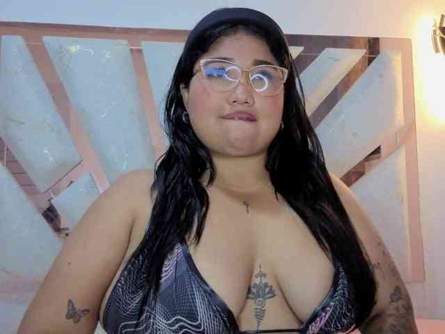 EmmaWaditsoon webcam