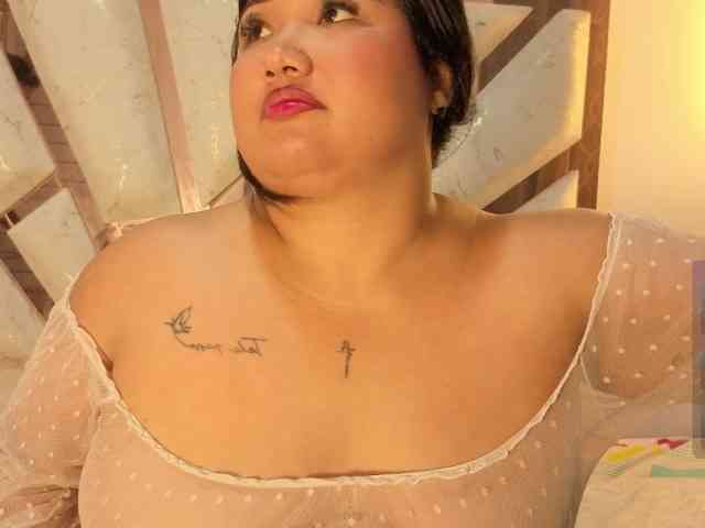EmmaWaditsoon webcam